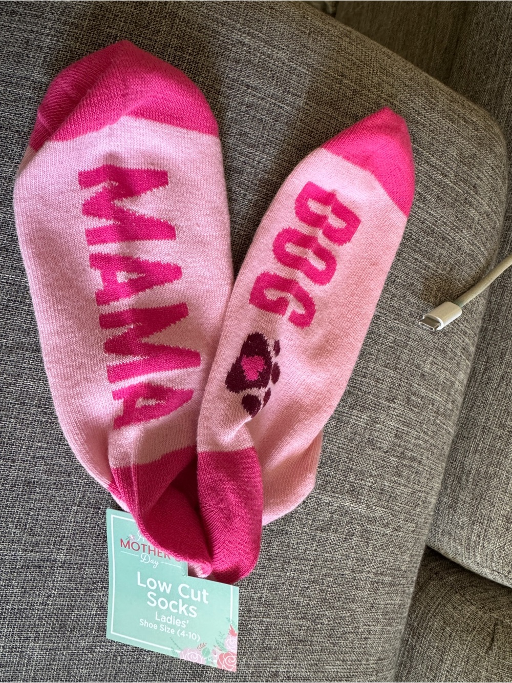 Pink Low-Cut Ladies Socks with 'DOG MAMMA'  'Text
